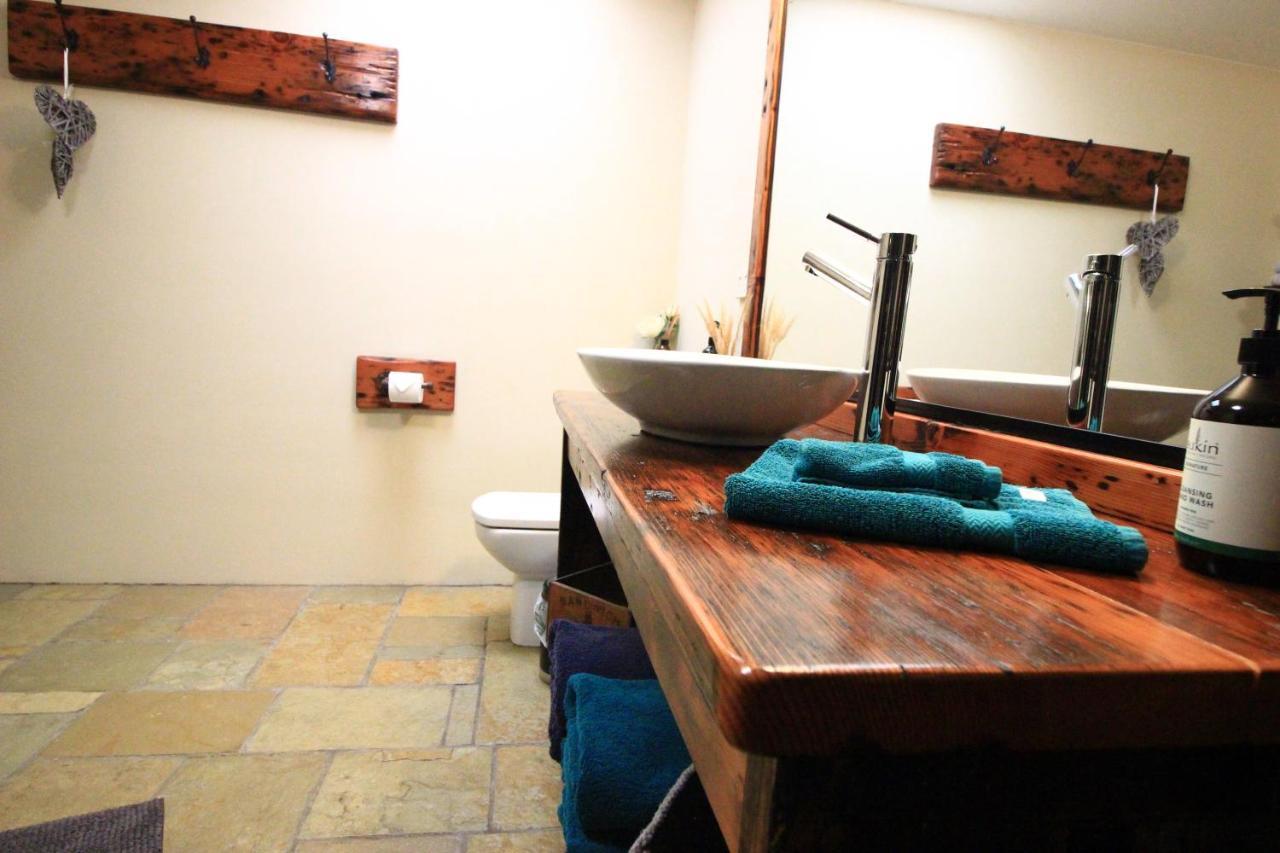 Apartamento Down To Earth Farm Retreat Sarsfield Exterior foto