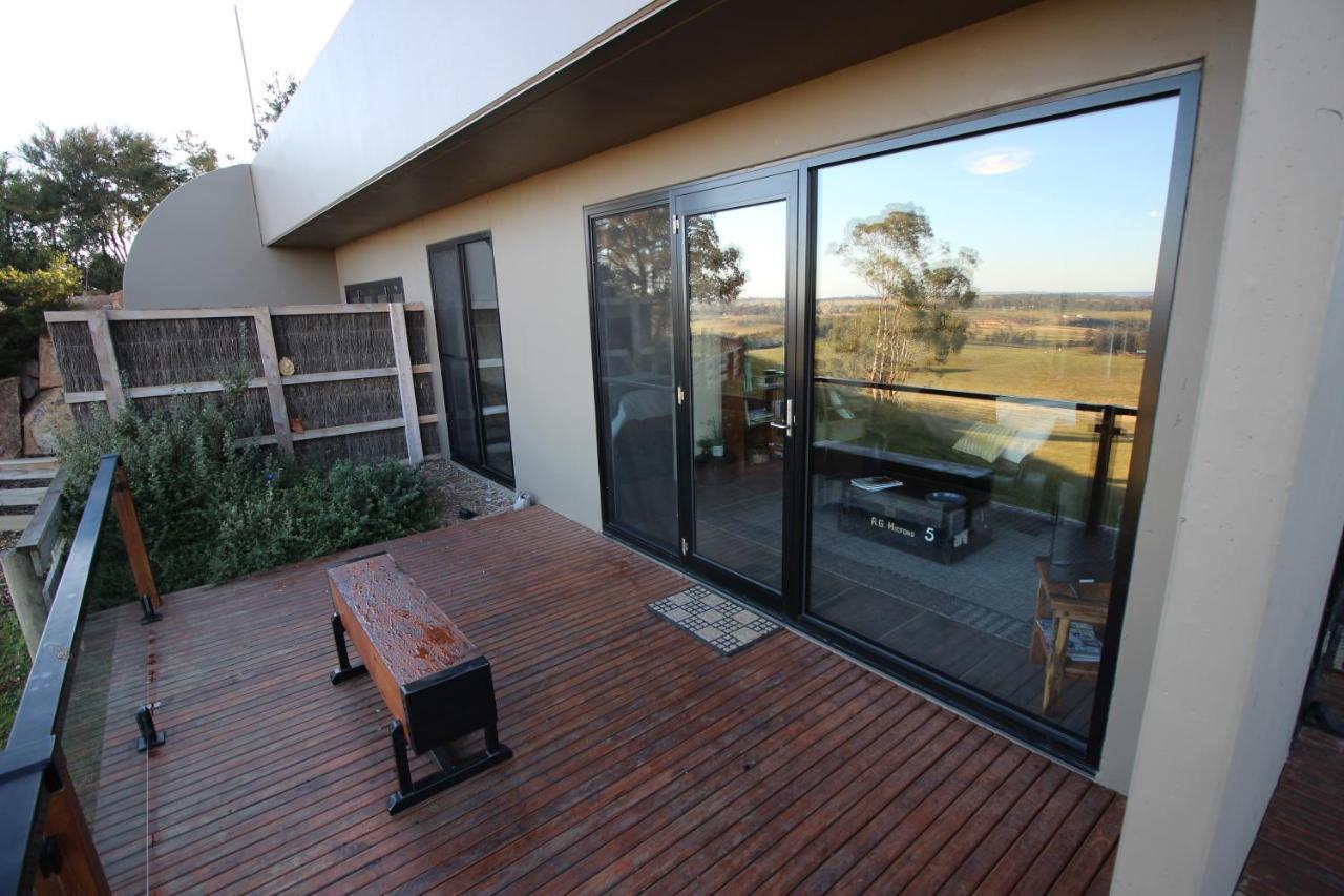 Apartamento Down To Earth Farm Retreat Sarsfield Exterior foto