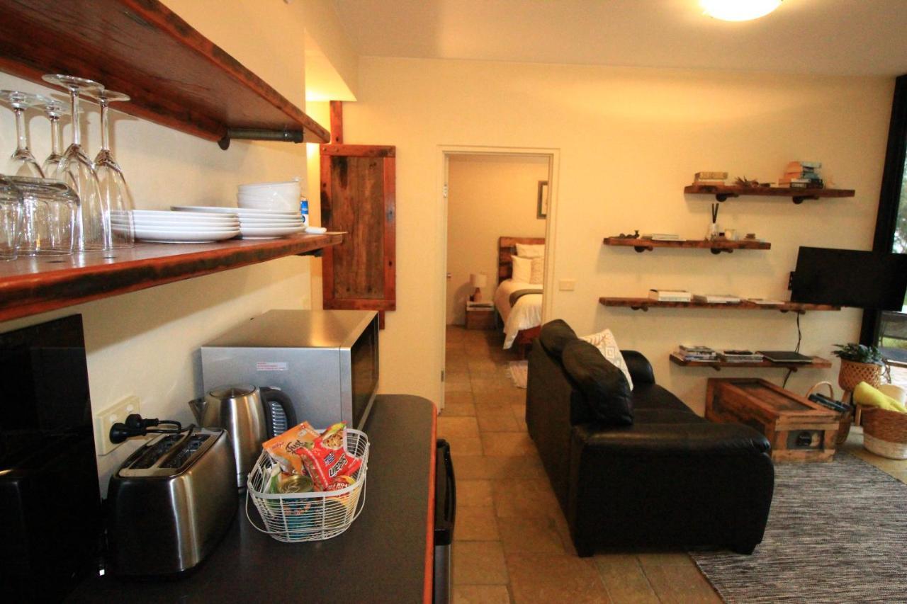 Apartamento Down To Earth Farm Retreat Sarsfield Exterior foto