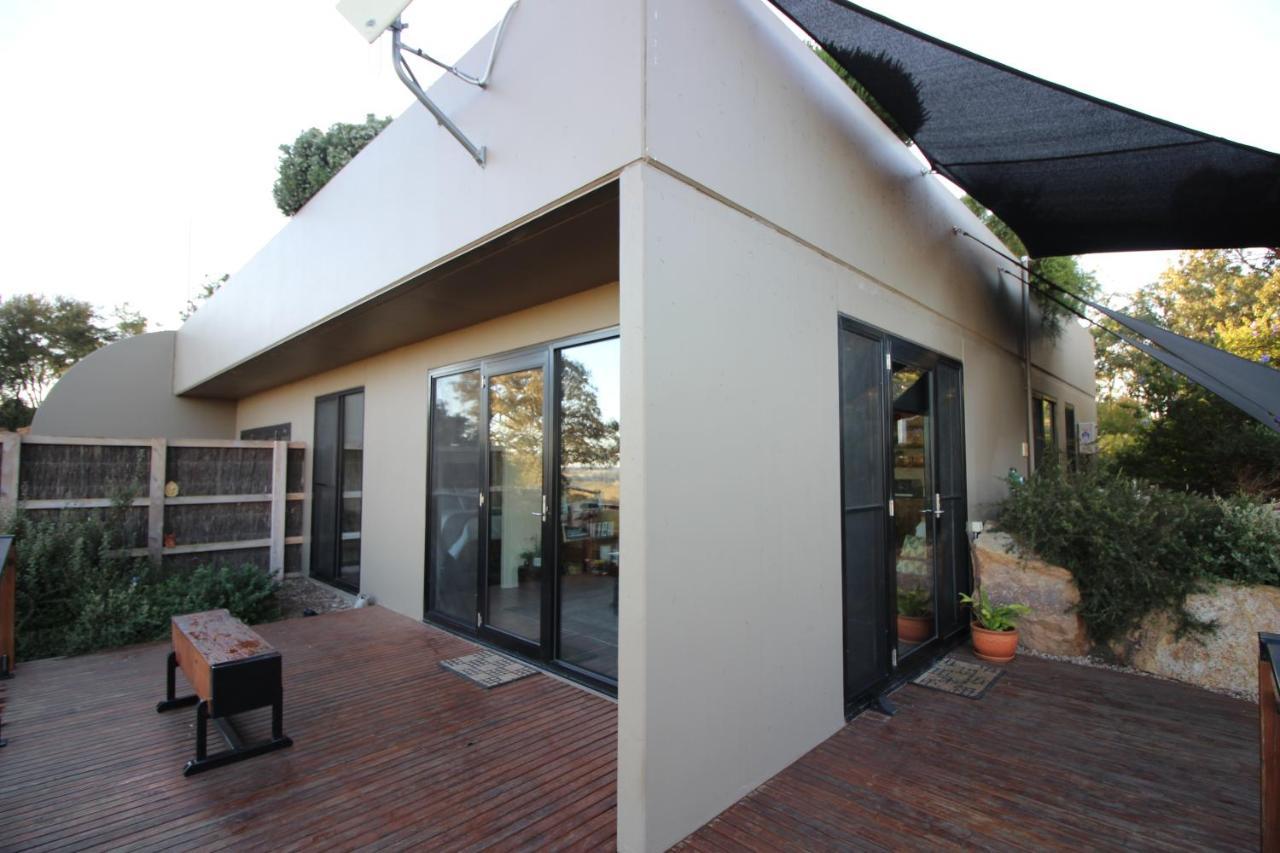 Apartamento Down To Earth Farm Retreat Sarsfield Exterior foto